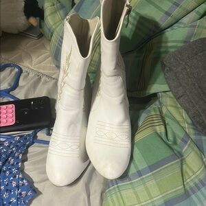 Stylish White Women's Boots